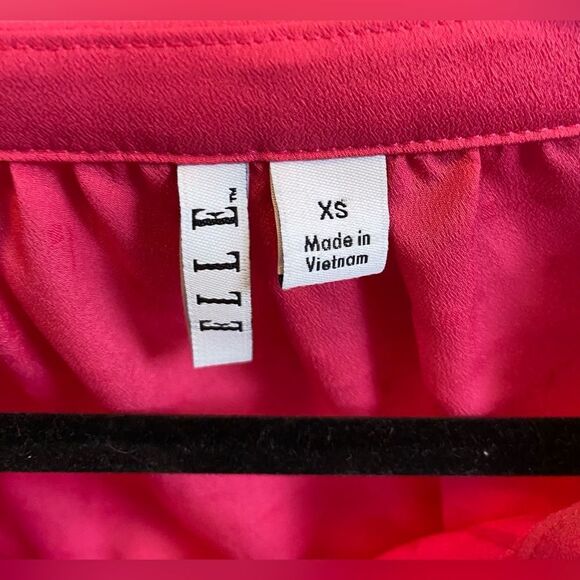 Elle, Hot Pink Peasant Top w/ a beautiful texture pattern, long sleeve - Picture 3 of 9